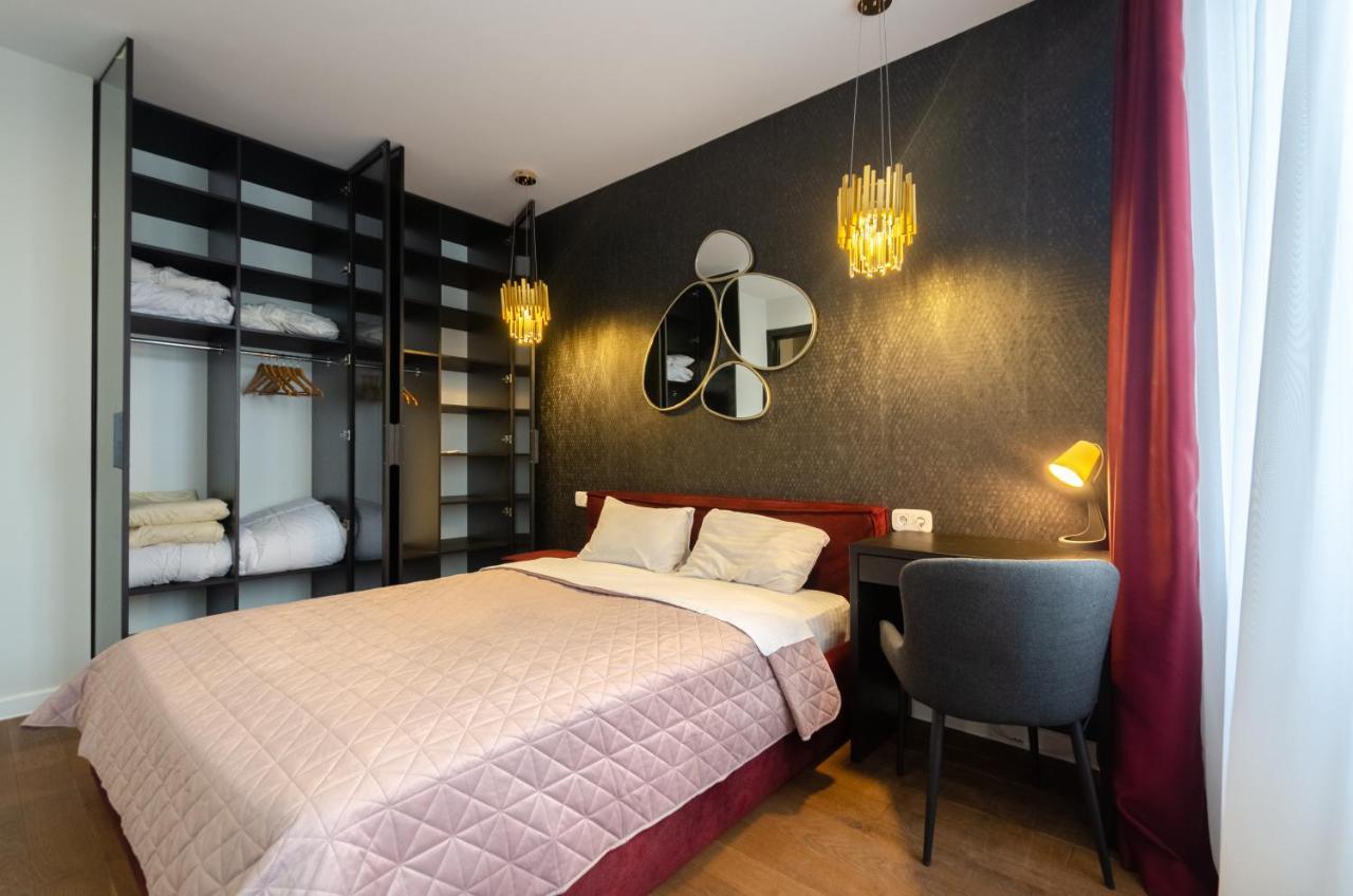 Petrovdom 9-102 In Best Apartment In Rc New York Concept House Kiev Eksteriør billede
